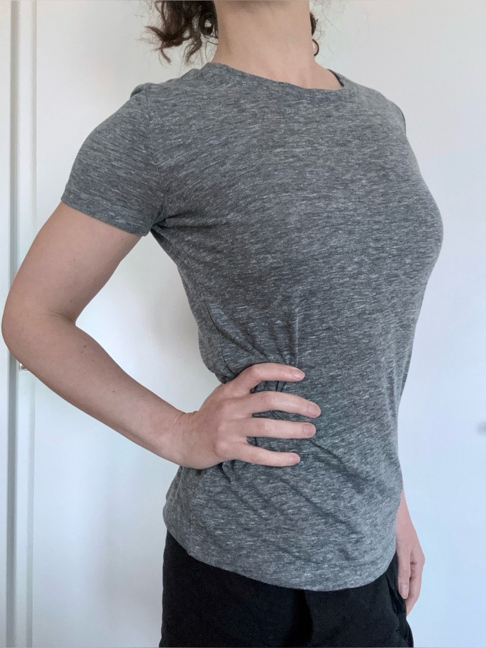Forever 21 Short-Sleeve Crewneck T-shirt Gray Melange Y2K Classic Basic Capsule